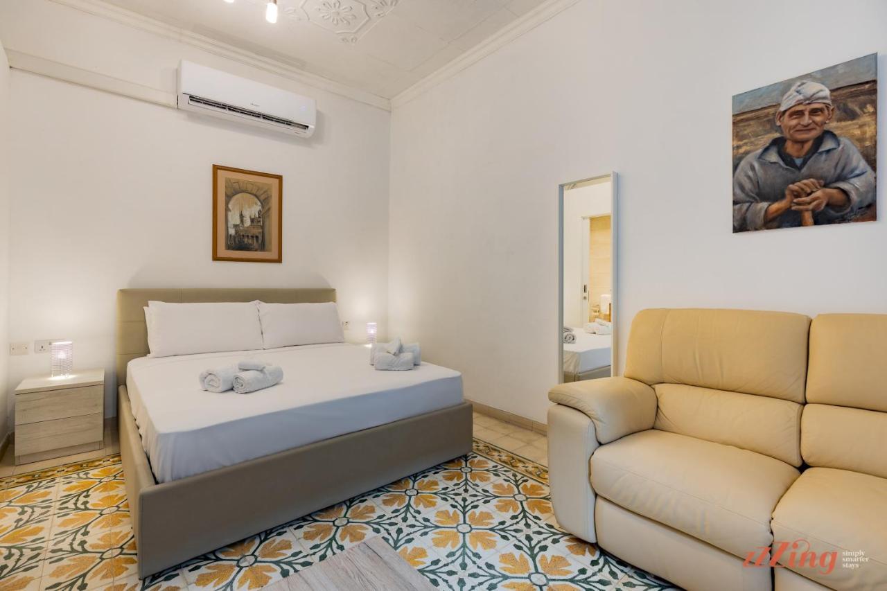 A Studio Apartment In Malta'S Capital Валетта Экстерьер фото